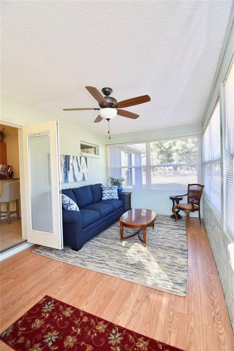 Recently Sold: $205,000 (2 beds, 2 baths, 1077 Square Feet)
