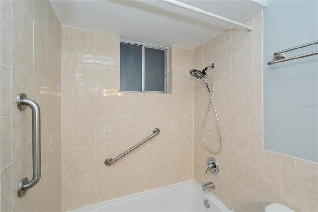 Недавно арендовано: $3,500 (2 спален, 2 ванн, 1770 Квадратных фут)