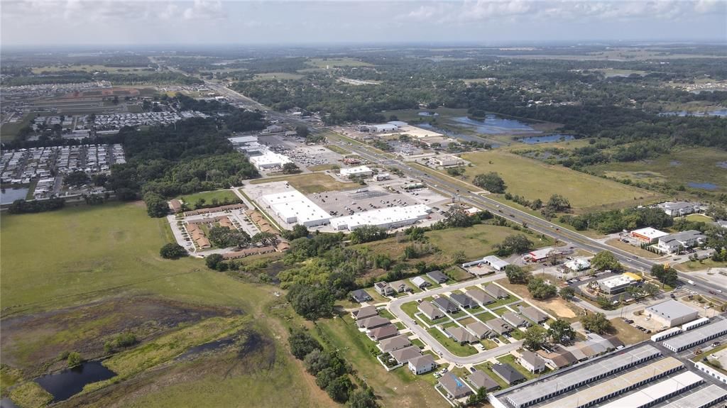 На продажу: $1,300,000 (8.24 acres)