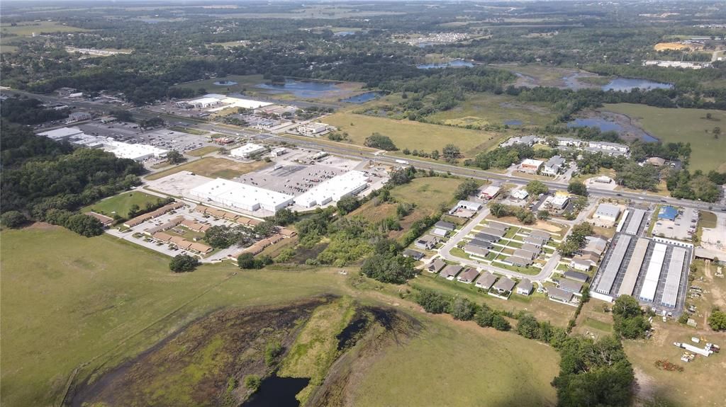 На продажу: $1,300,000 (8.24 acres)