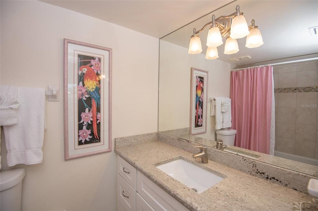 最近售出: $480,000 (2 贝兹, 2 浴室, 800 平方英尺)