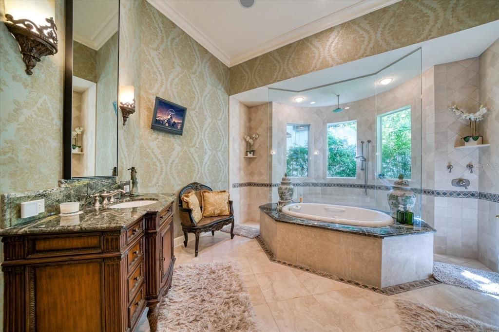 最近售出: $1,900,000 (6 贝兹, 7 浴室, 6017 平方英尺)