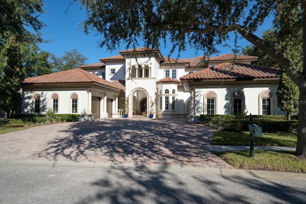 Recently Sold: $1,900,000 (6 beds, 7 baths, 6017 Square Feet)
