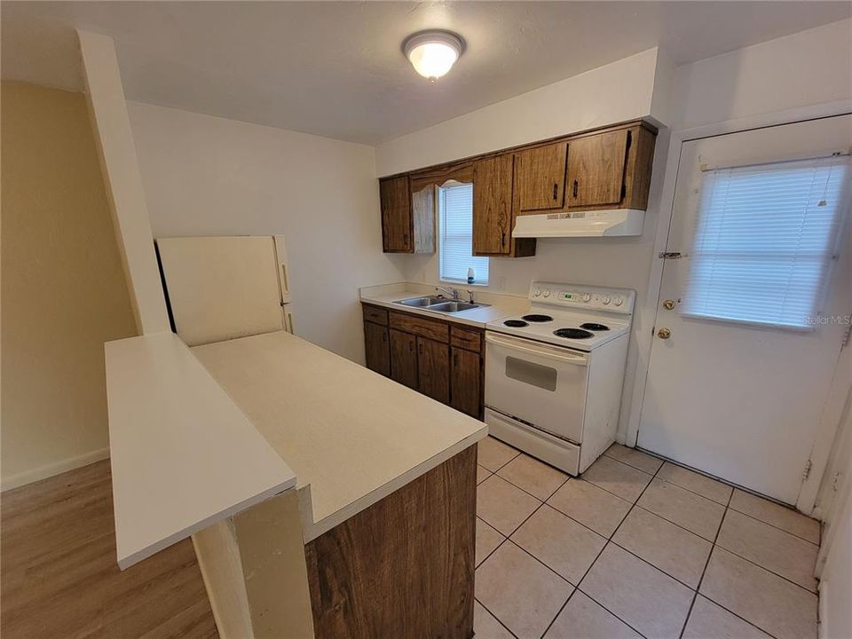 Recently Rented: $650 (1 beds, 1 baths, 600 Square Feet)