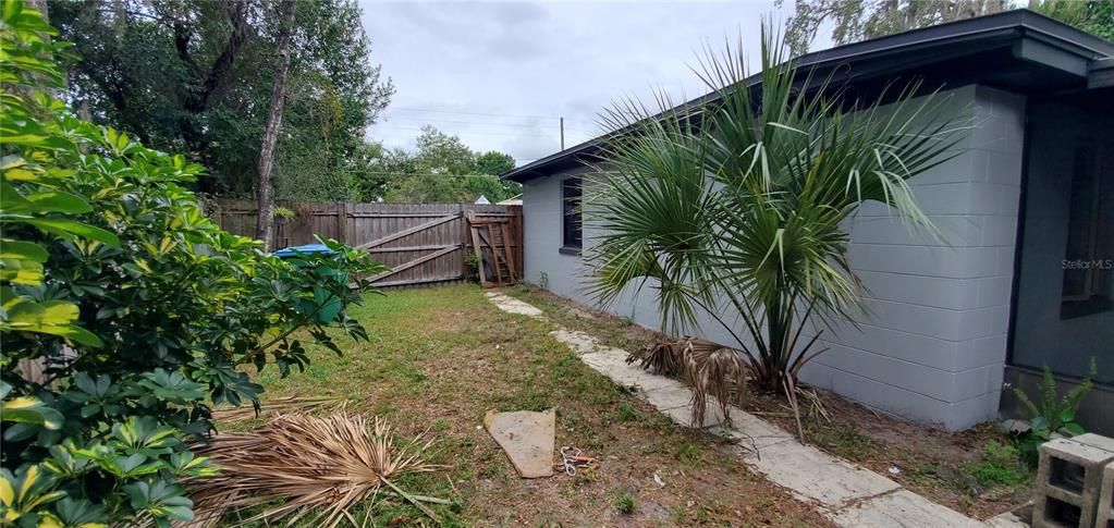 Recently Sold: $305,000 (3 beds, 2 baths, 1230 Square Feet)