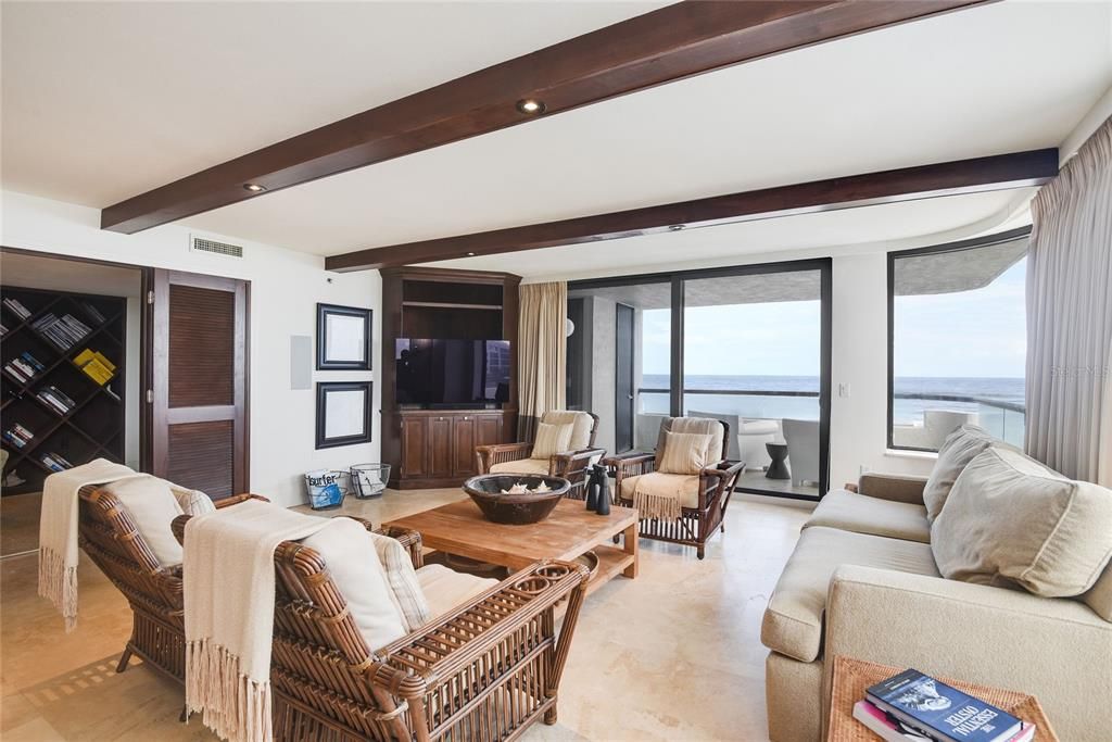 Recently Sold: $1,489,000 (3 beds, 3 baths, 1908 Square Feet)