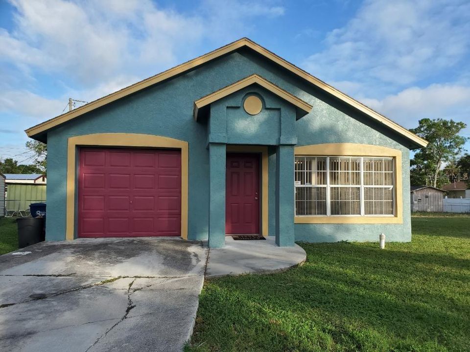 Recently Sold: $274,998 (3 beds, 2 baths, 1026 Square Feet)