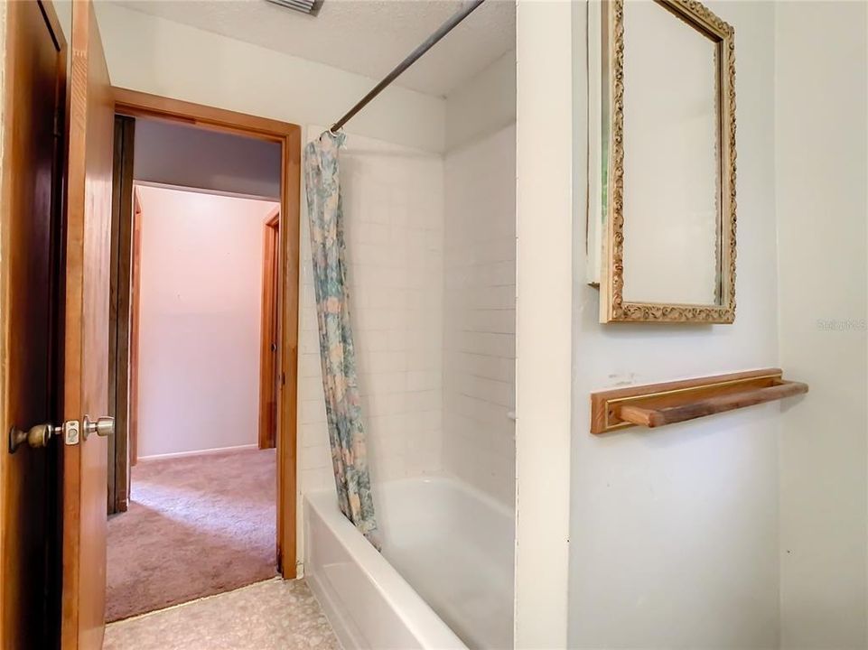 最近售出: $349,900 (4 贝兹, 2 浴室, 1918 平方英尺)