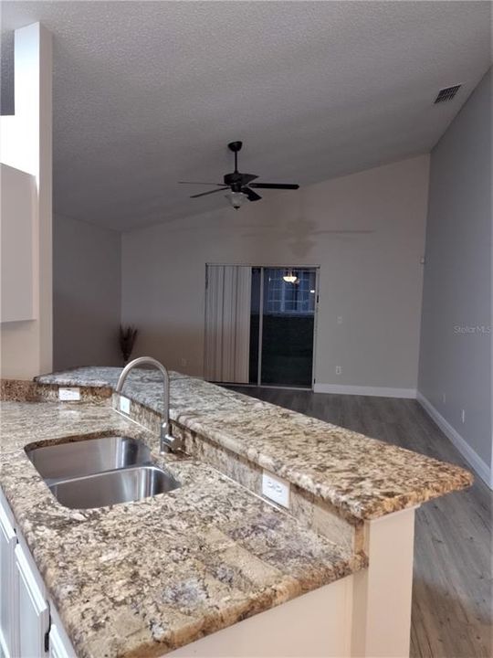Recently Sold: $299,900 (3 beds, 2 baths, 1243 Square Feet)