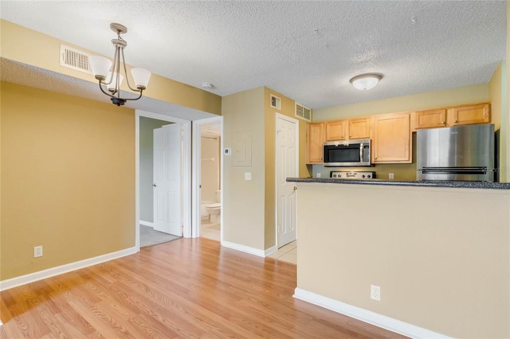 Recently Rented: $1,100 (1 beds, 1 baths, 644 Square Feet)