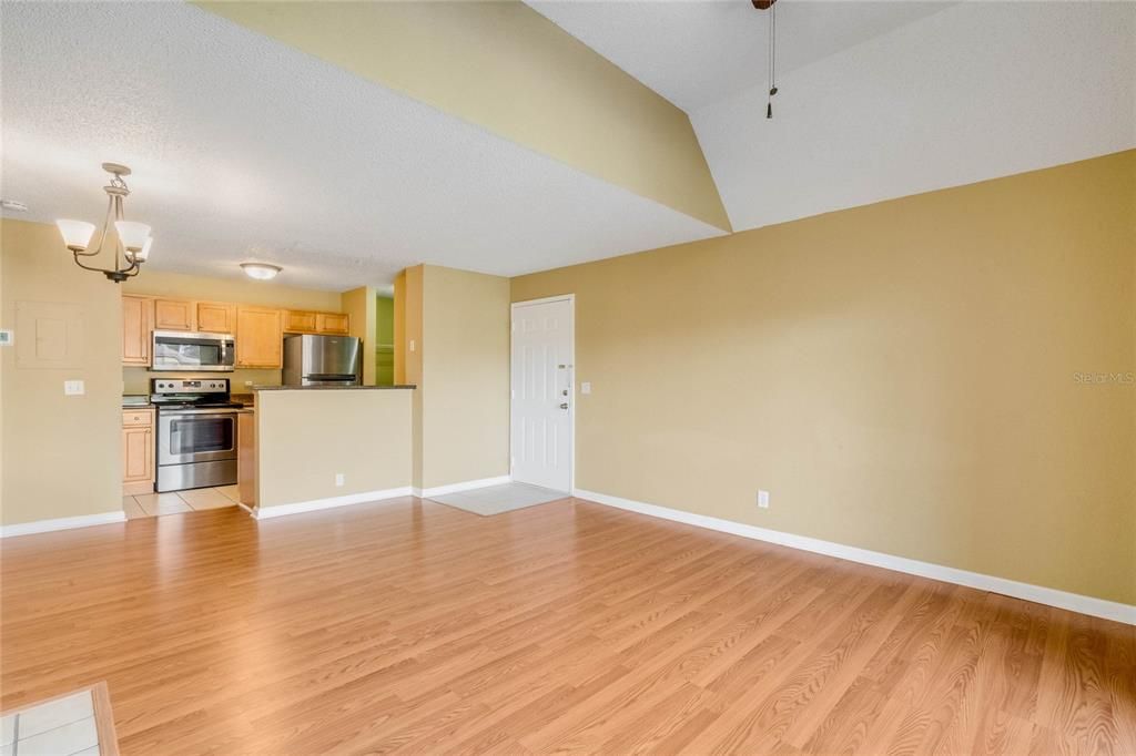 Recently Rented: $1,100 (1 beds, 1 baths, 644 Square Feet)
