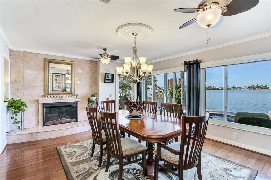 Recently Sold: $1,360,000 (3 beds, 3 baths, 2137 Square Feet)