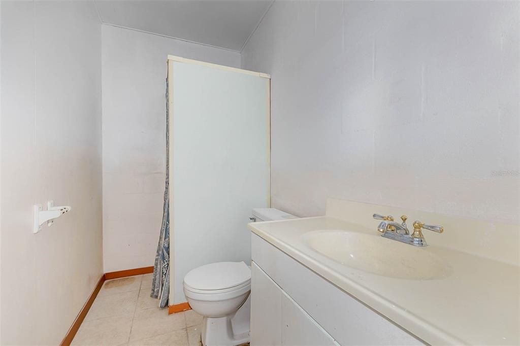 最近售出: $300,000 (4 贝兹, 2 浴室, 1460 平方英尺)
