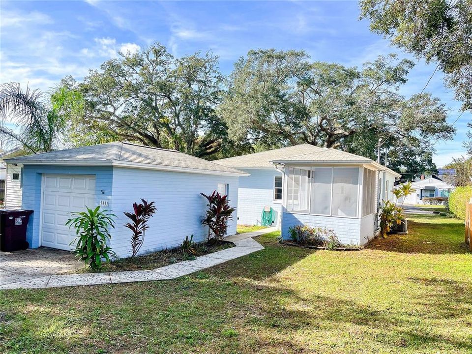 Recently Sold: $370,000 (3 beds, 1 baths, 1133 Square Feet)
