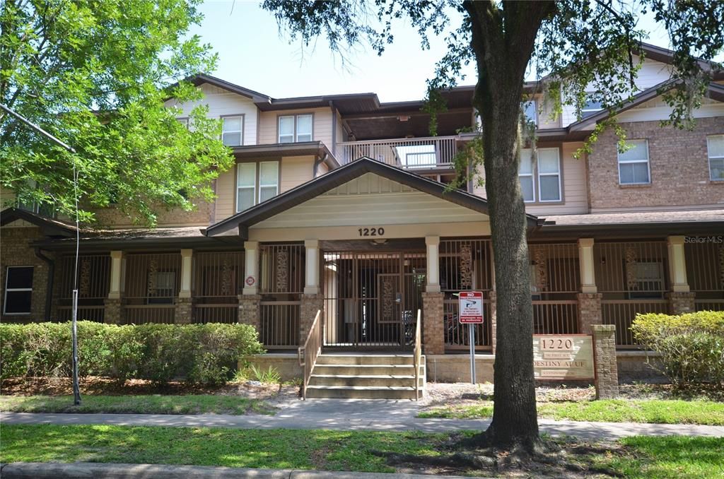 Recently Sold: $164,900 (1 beds, 1 baths, 450 Square Feet)