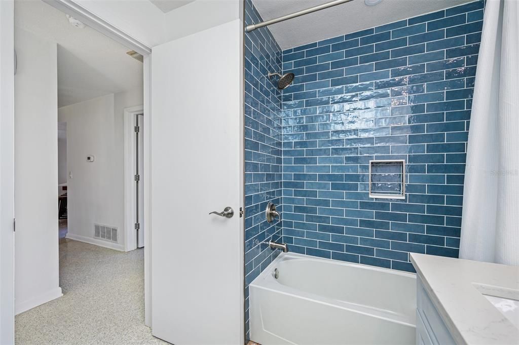 newly renovated guest / 2nd bath