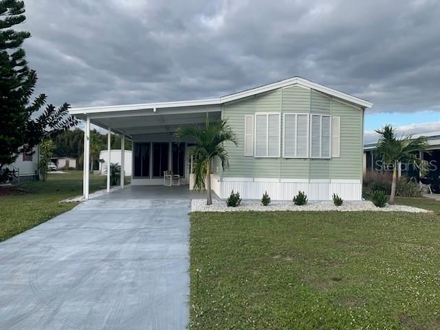 Recently Sold: $160,000 (2 beds, 2 baths, 896 Square Feet)
