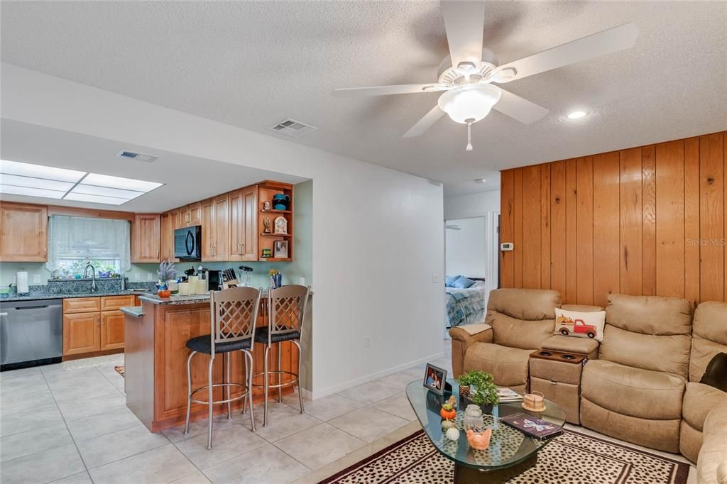 Recently Sold: $390,000 (3 beds, 2 baths, 1638 Square Feet)