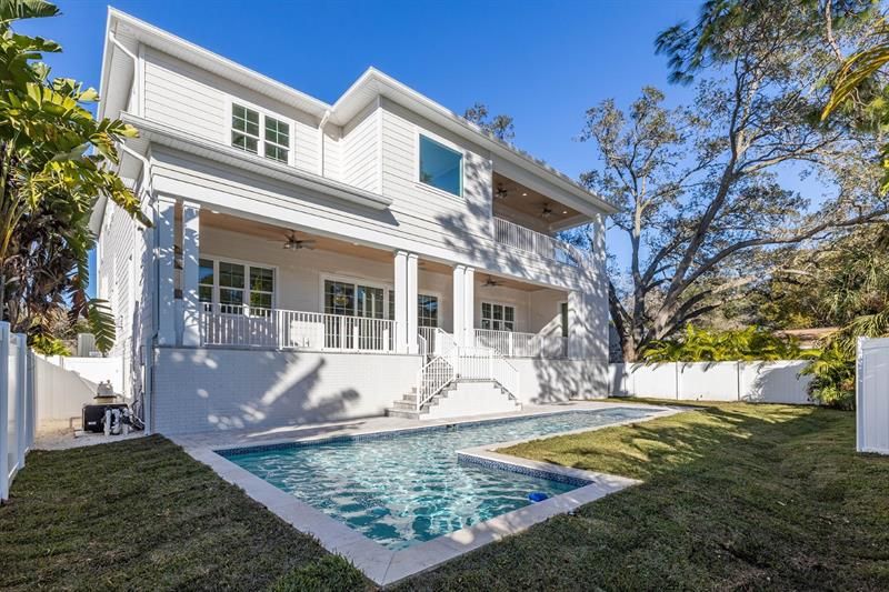 Recently Sold: $2,650,000 (5 beds, 5 baths, 4901 Square Feet)