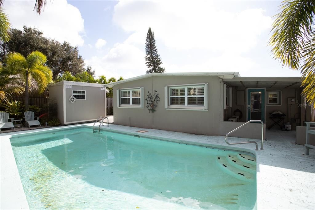 Recently Sold: $508,000 (2 beds, 2 baths, 979 Square Feet)