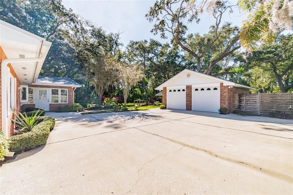 Recently Sold: $925,000 (4 beds, 3 baths, 2998 Square Feet)