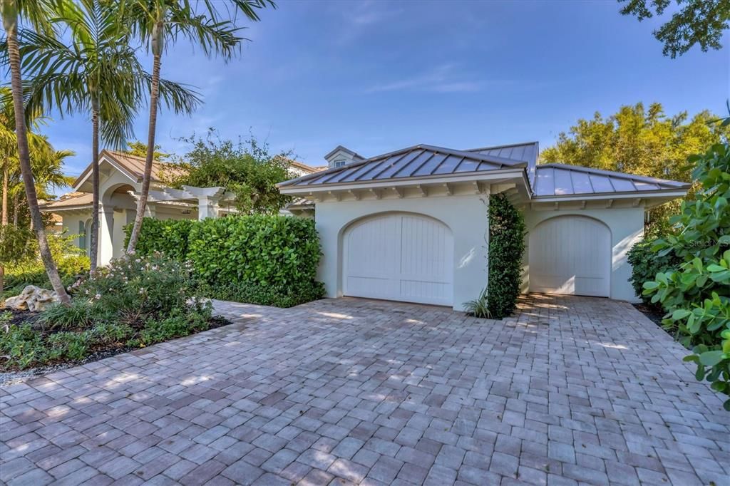 Recently Sold: $3,495,000 (2 beds, 2 baths, 1796 Square Feet)