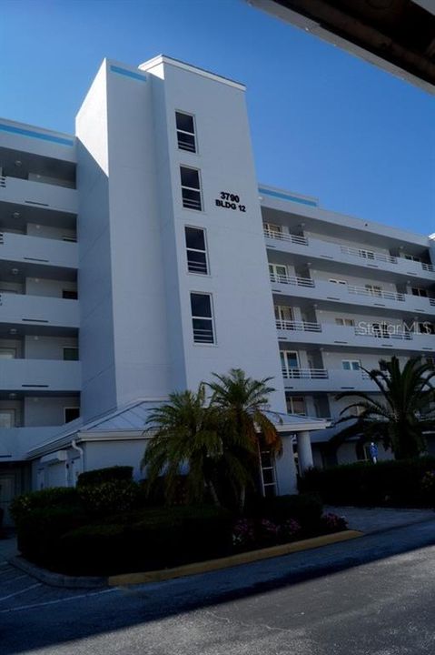 Recently Sold: $300,000 (2 beds, 2 baths, 1406 Square Feet)