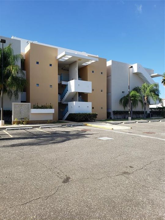 Recently Sold: $179,900 (2 beds, 2 baths, 1097 Square Feet)