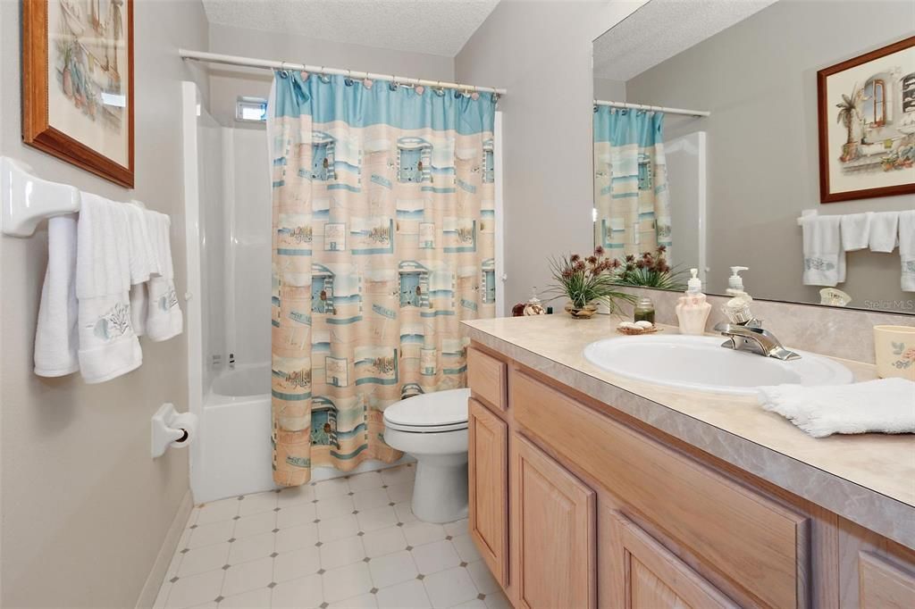 最近售出: $267,000 (3 贝兹, 2 浴室, 1784 平方英尺)
