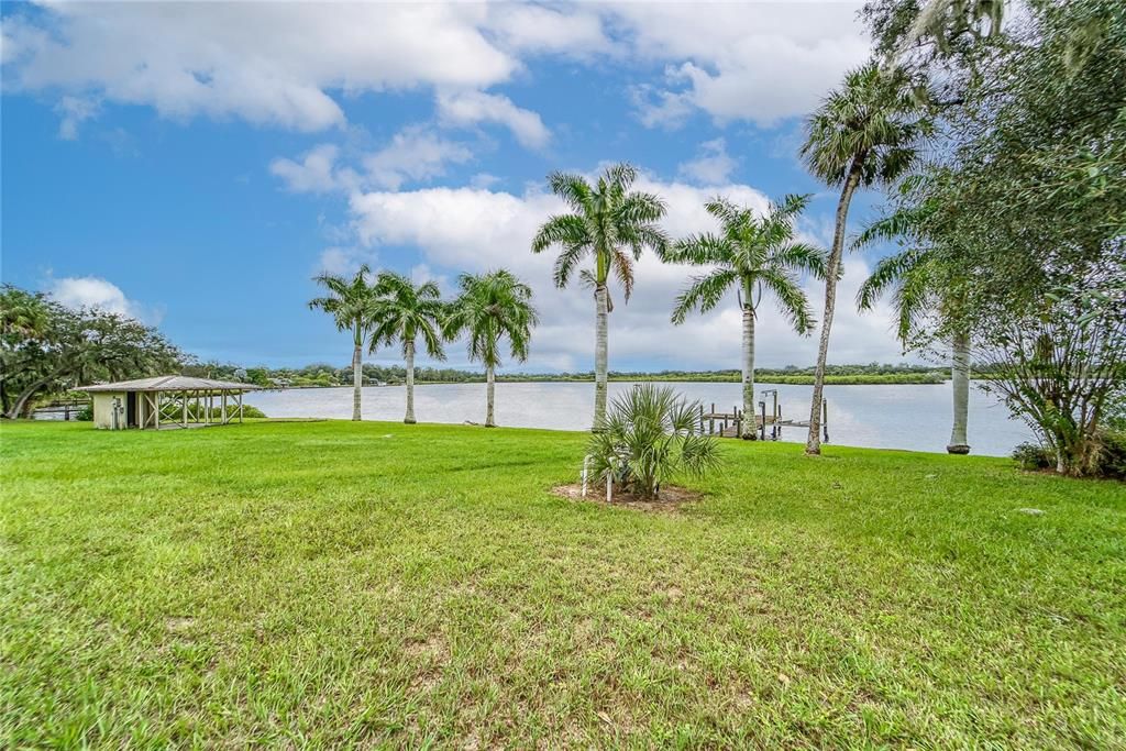 Recently Sold: $1,100,000 (4 beds, 5 baths, 3975 Square Feet)