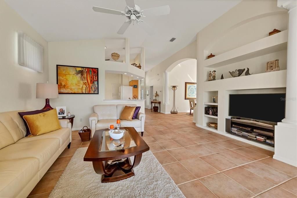 Recently Sold: $600,000 (2 beds, 2 baths, 1801 Square Feet)