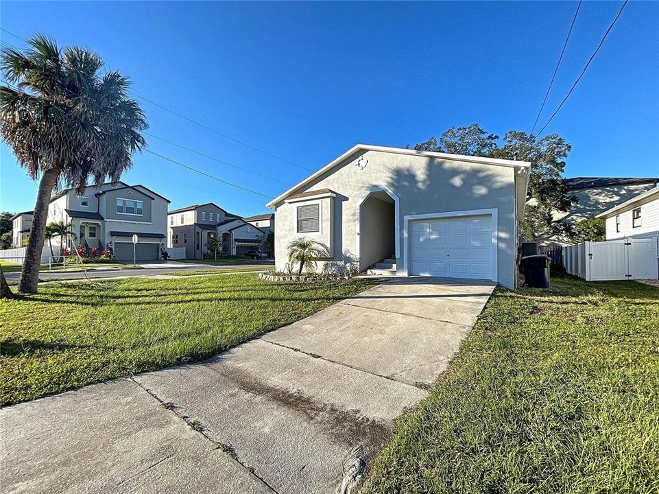 Recently Sold: $350,000 (3 beds, 2 baths, 1503 Square Feet)