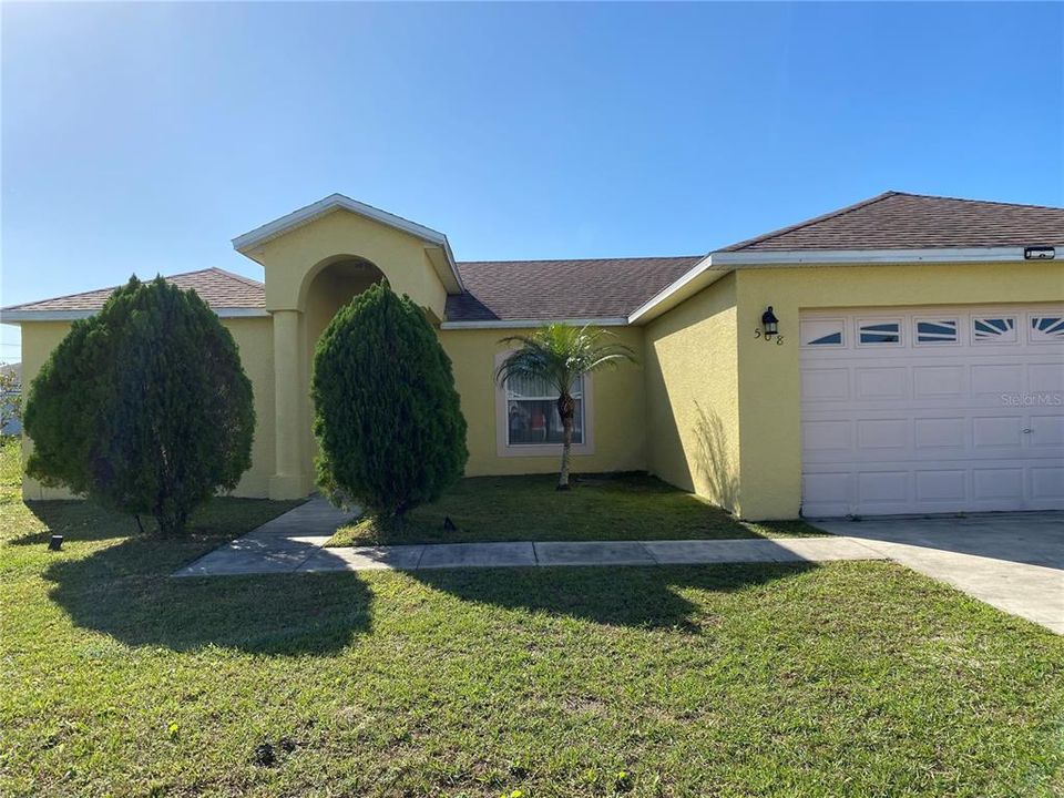 Recently Sold: $215,000 (3 beds, 2 baths, 1216 Square Feet)