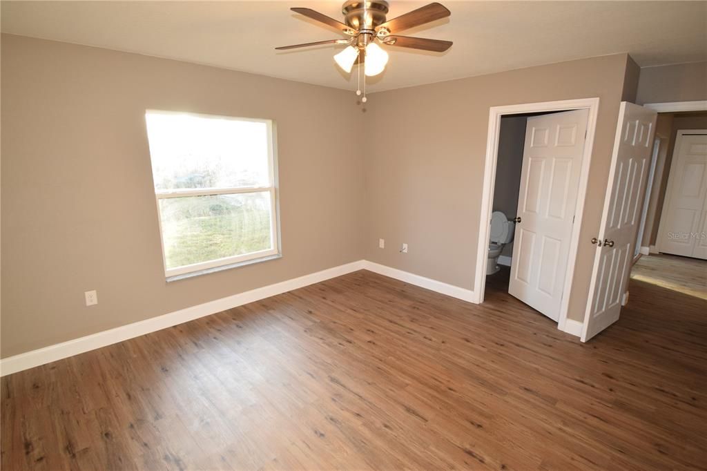 Recently Sold: $240,000 (3 beds, 2 baths, 1382 Square Feet)