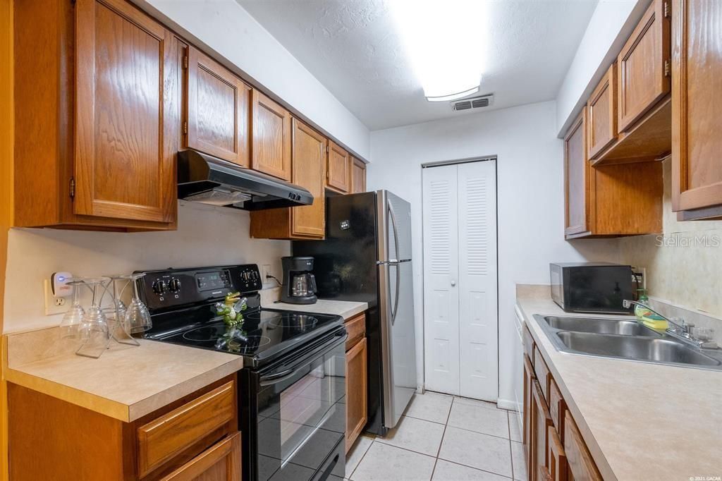 Recently Rented: $950 (2 beds, 1 baths, 788 Square Feet)