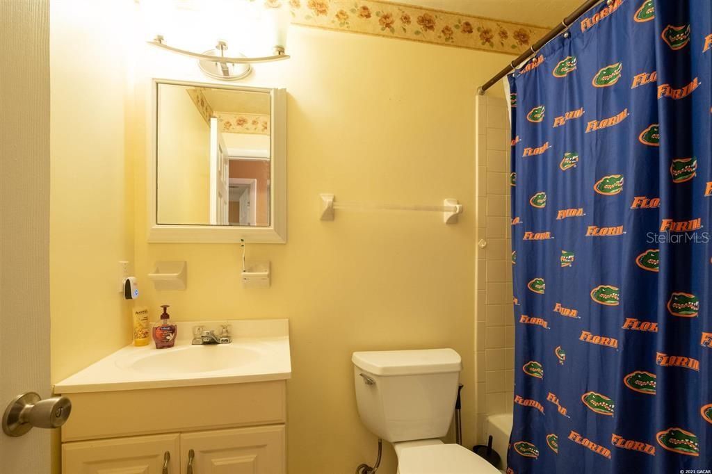 最近租的: $950 (2 贝兹, 1 浴室, 788 平方英尺)