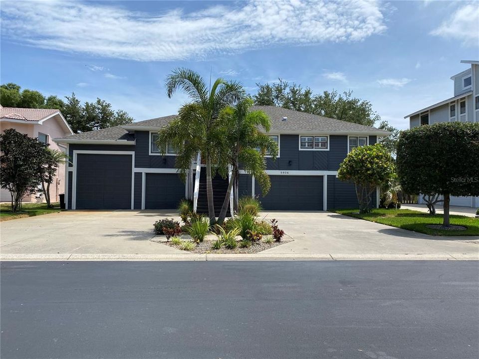 Recently Sold: $720,000 (3 beds, 2 baths, 2140 Square Feet)