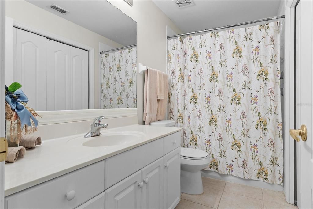 最近售出: $194,900 (2 贝兹, 2 浴室, 1415 平方英尺)