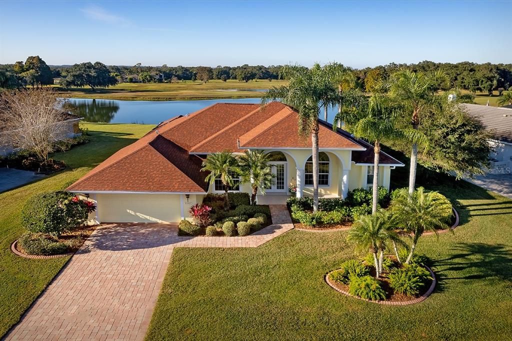 Recently Sold: $595,000 (3 beds, 2 baths, 2306 Square Feet)