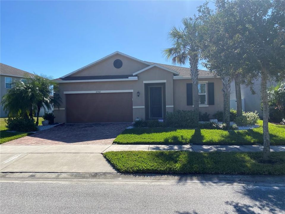 Recently Sold: $450,000 (4 beds, 2 baths, 2003 Square Feet)