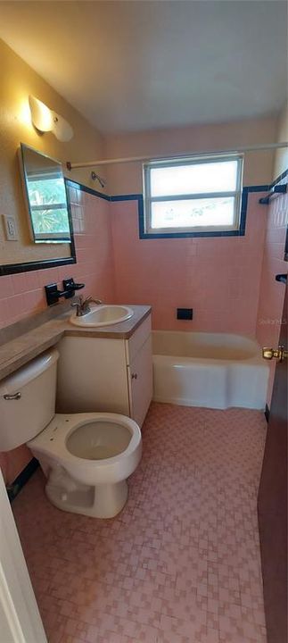 Recently Rented: $950 (0 beds, 1 baths, 336 Square Feet)
