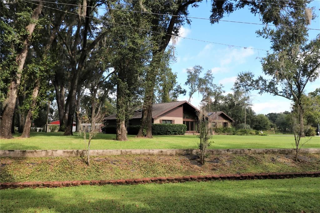 Vendido Recientemente: $410,000 (2 camas, 3 baños, 1898 Pies cuadrados)