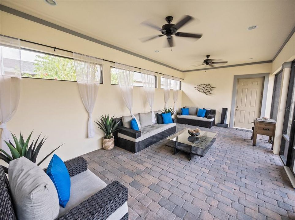 Recently Sold: $725,000 (3 beds, 2 baths, 2304 Square Feet)