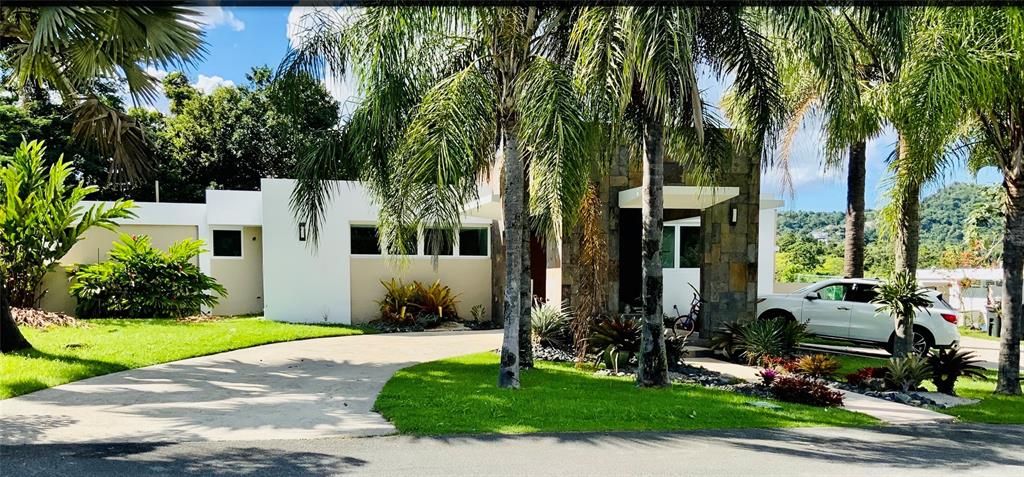 Recently Sold: $895,000 (4 beds, 3 baths, 4000 Square Feet)