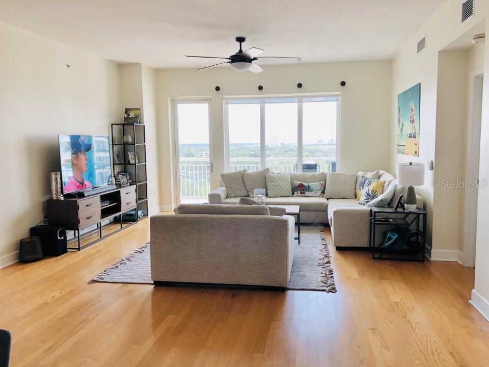 Recently Sold: $624,000 (2 beds, 2 baths, 1755 Square Feet)