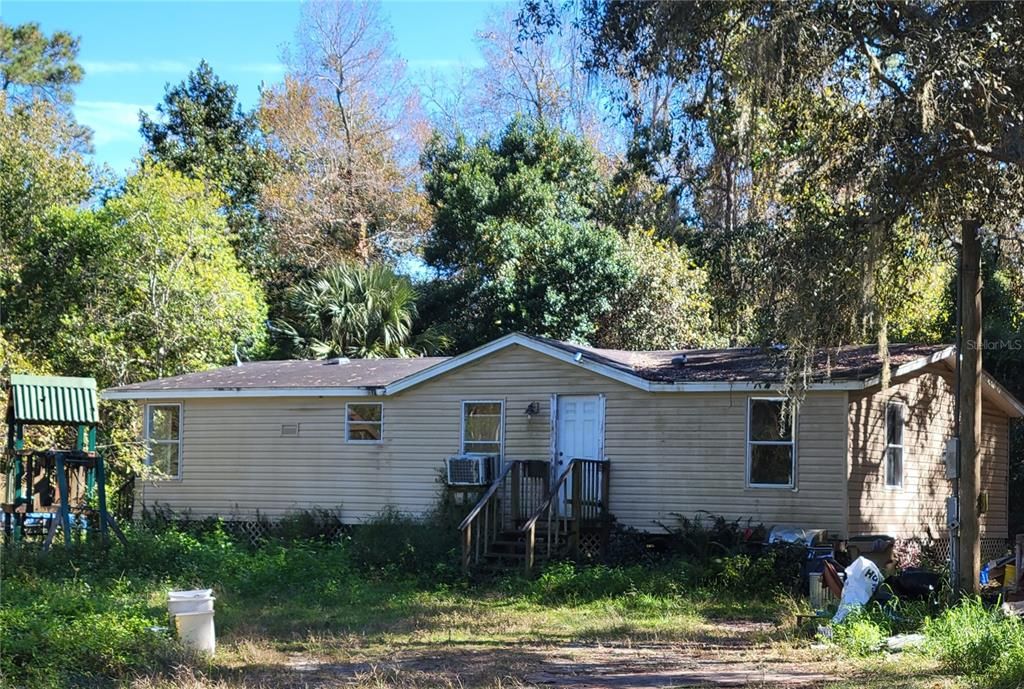 Recently Sold: $129,000 (3 beds, 2 baths, 1680 Square Feet)