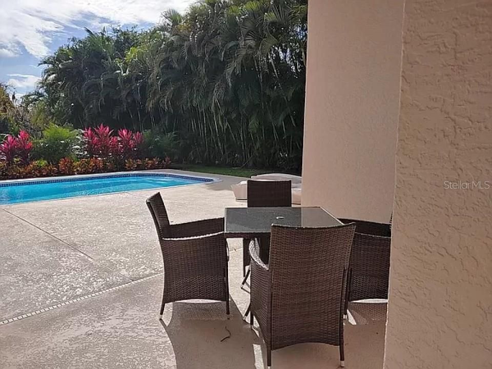 Vendido Recientemente: $498,000 (3 camas, 2 baños, 2538 Pies cuadrados)