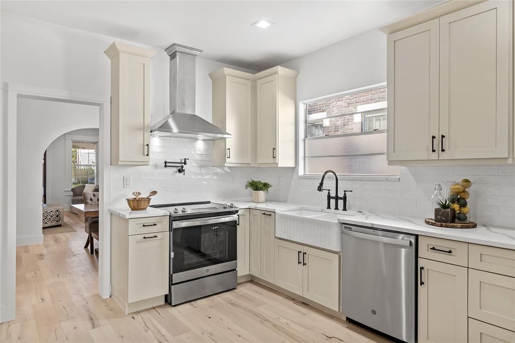 Recently Sold: $899,000 (3 beds, 3 baths, 2191 Square Feet)