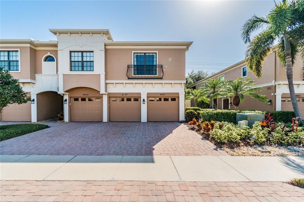 Recently Sold: $278,000 (3 beds, 2 baths, 1277 Square Feet)