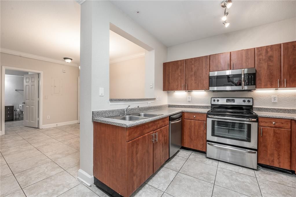 Recently Rented: $2,000 (2 beds, 2 baths, 1215 Square Feet)